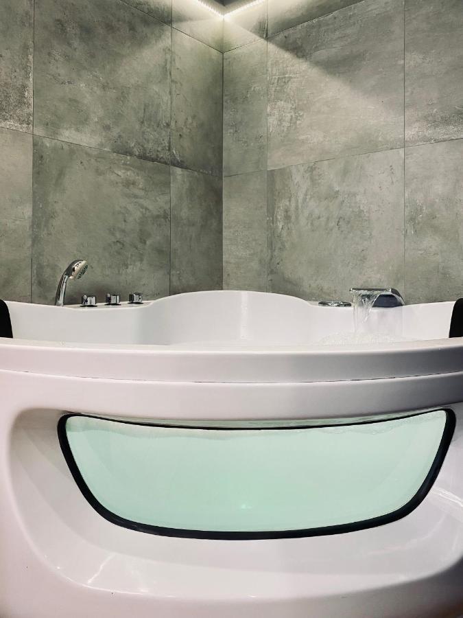 Apartment Premium Jacuzzi For Couples, Old Town Krakow Dış mekan fotoğraf