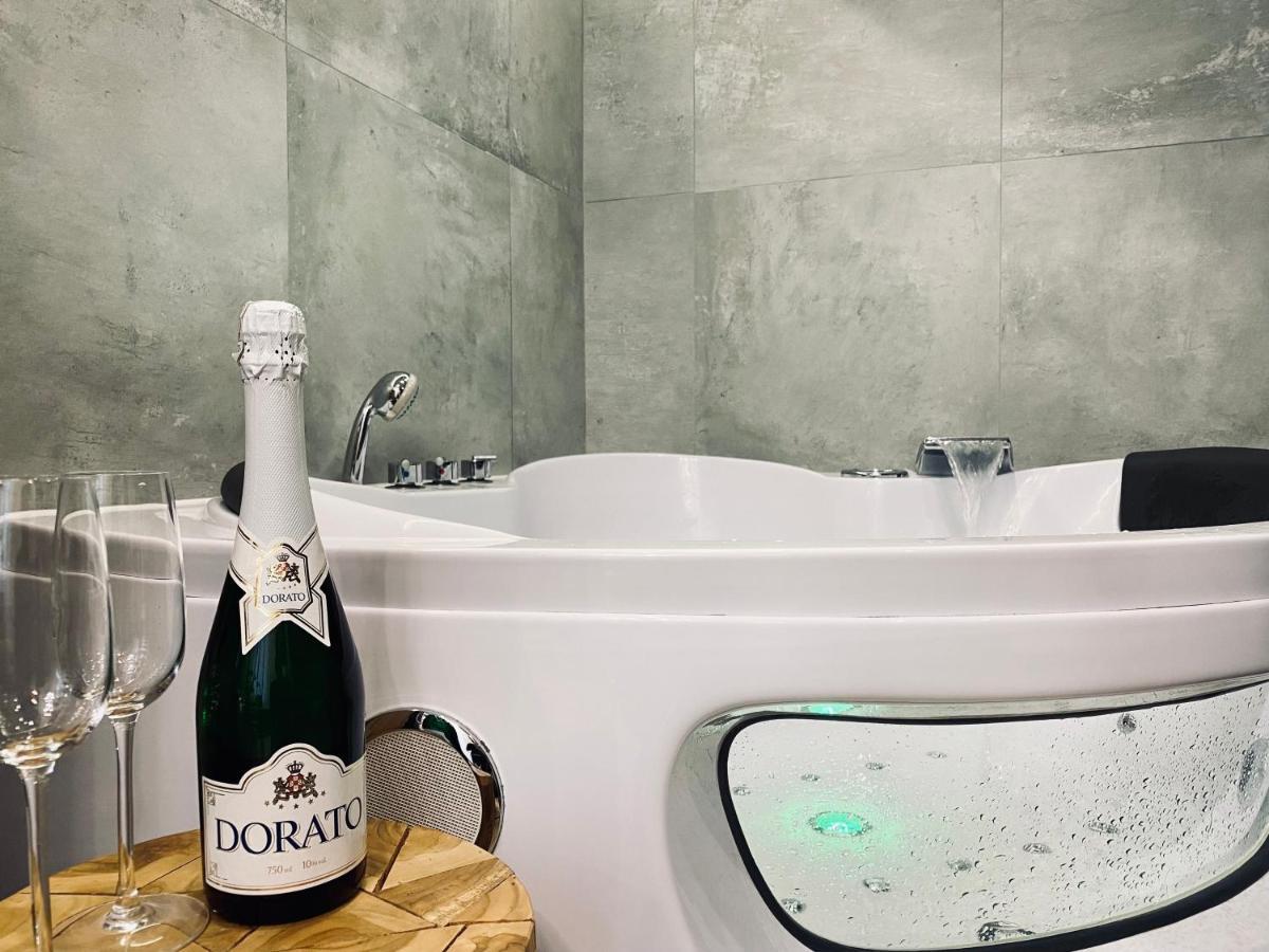 Apartment Premium Jacuzzi For Couples, Old Town Krakow Dış mekan fotoğraf