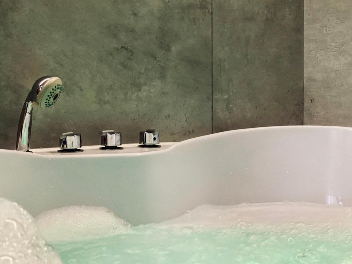 Apartment Premium Jacuzzi For Couples, Old Town Krakow Dış mekan fotoğraf