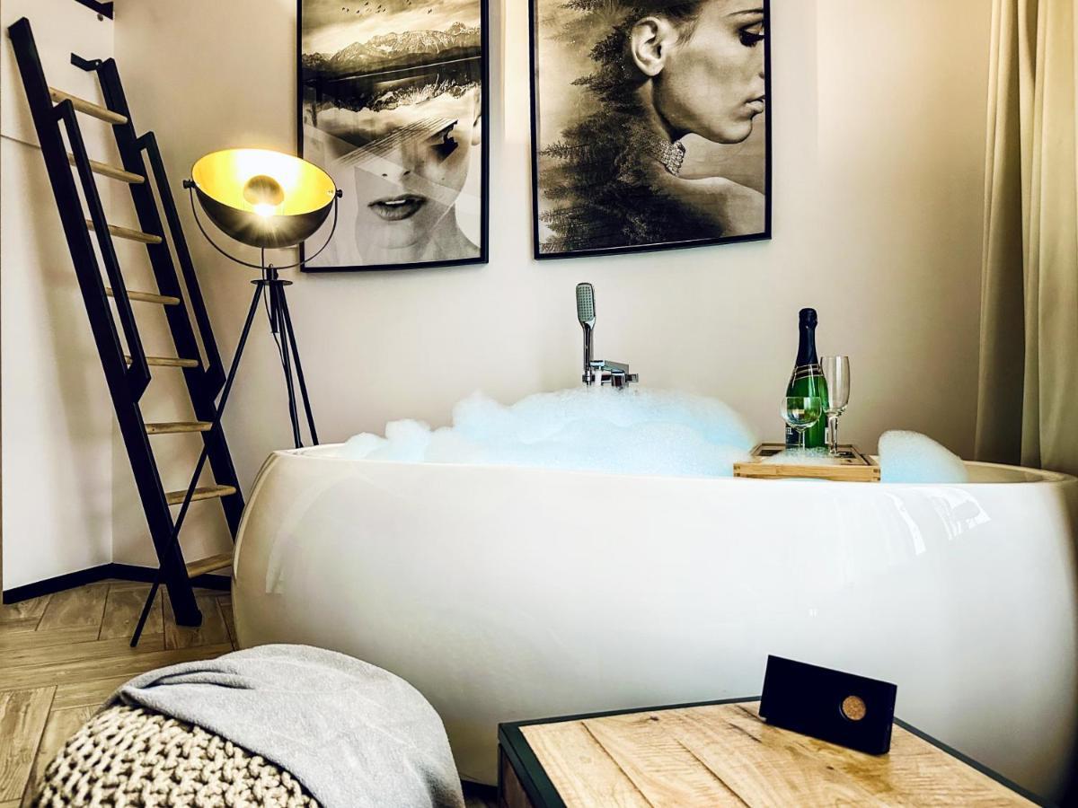 Apartment Premium Jacuzzi For Couples, Old Town Krakow Dış mekan fotoğraf