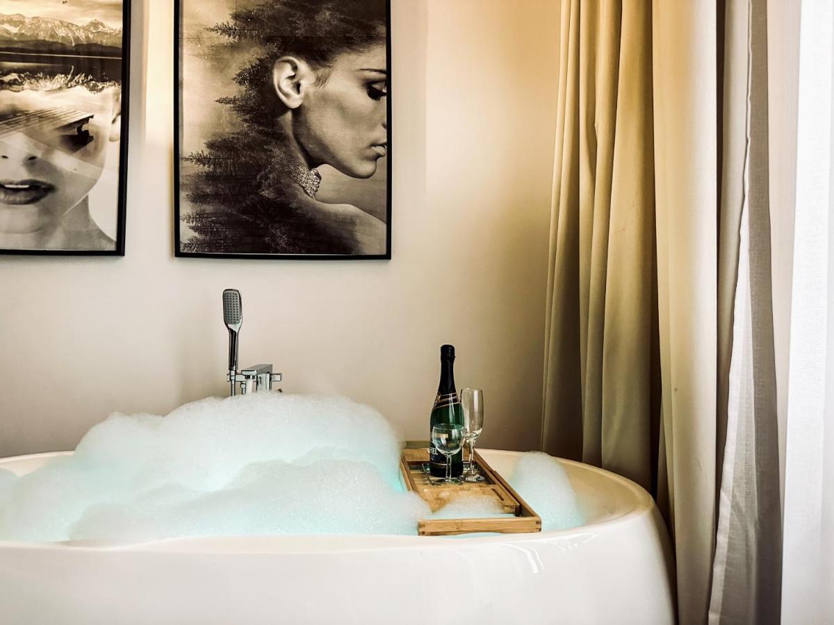 Apartment Premium Jacuzzi For Couples, Old Town Krakow Dış mekan fotoğraf
