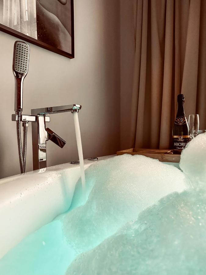Apartment Premium Jacuzzi For Couples, Old Town Krakow Dış mekan fotoğraf