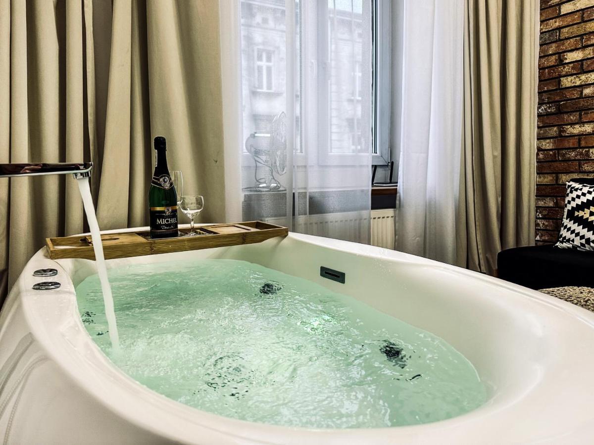 Apartment Premium Jacuzzi For Couples, Old Town Krakow Dış mekan fotoğraf
